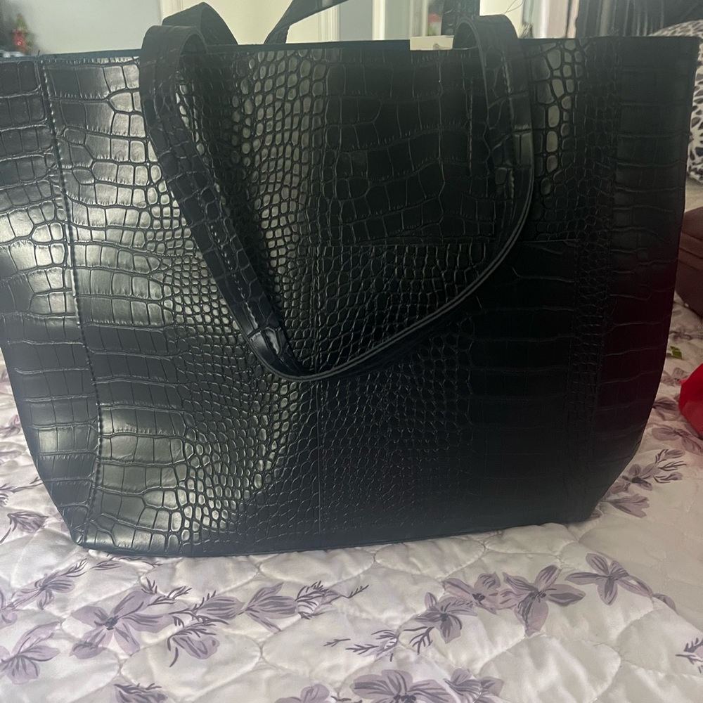 Bloomingdale's Black and Blue Textured Tote